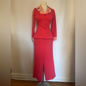 Cute 70s salmon/peach poly pantsuit,  excellent vintage condition.Fits XS.